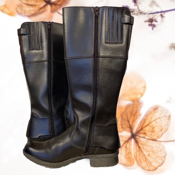 CLARKS Brown Synt Tall Leather Riding Boots stretch WIDE CALF easy-on/off 2090 - Picture 1 of 8